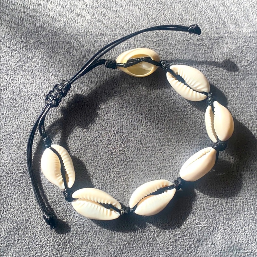 Tilly’s brand new pull to fit bracelet shell 🐚 - Picture 1 of 7
